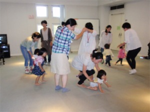 2013�N�@10���S���@���c���s�ɂĐe�q�Ń��Y���V��