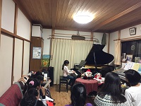 少人数に分かれてのクリスマス会